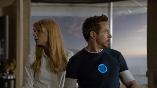 Algo perturba a Tony Stark y a "Pepper" Potts... cuando te llueven las hostias y no sabes de que lado