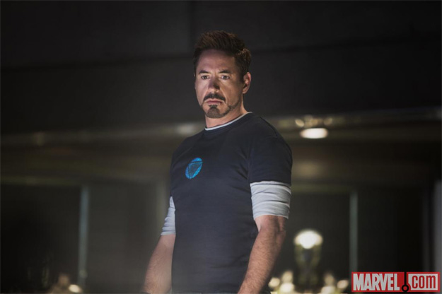 Tony Stark con cara de preocupación