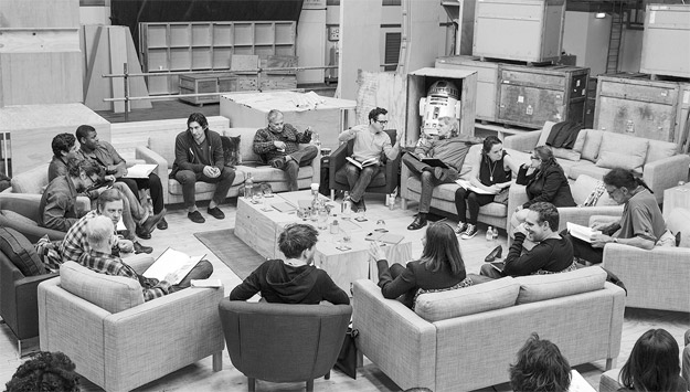La foto oficial de reuniÃ³n del casting de Star Wars: Episode VII