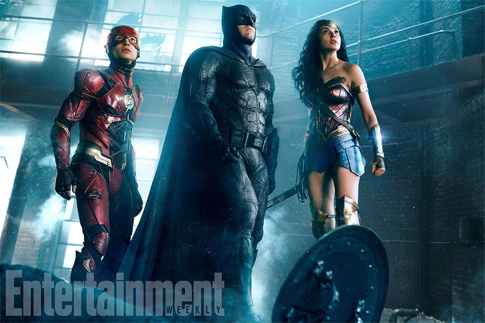 Flash, Batman y Wonder Woman en Justice League... pulsad para ampliar