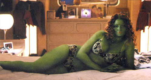 Diora Baird como Orion Slave Girl